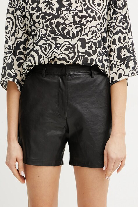Weekend Max Mara shorts in pelle donna colore nero  2515431011600