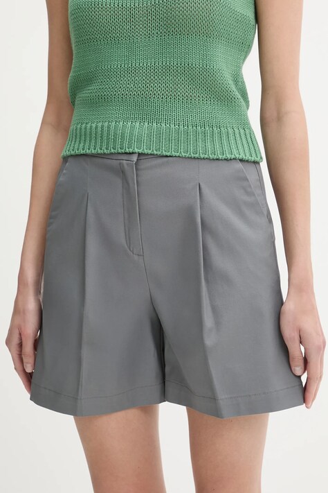 United Colors of Benetton pantaloni scurți culoarea gri, uni, high waist, 40FAD901U