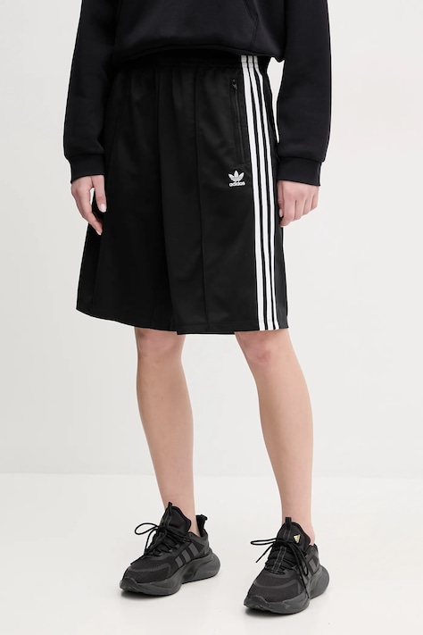 Шорты adidas Originals Firebird женские цвет чёрный с аппликацией высокая посадка JD0286