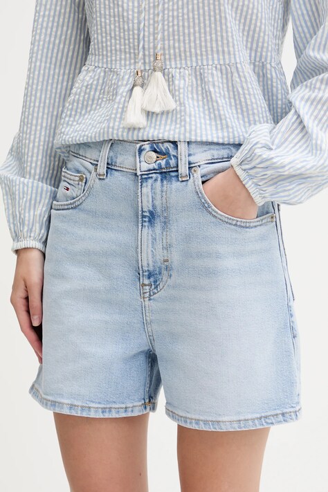 Дънков къс панталон Tommy Jeans в синьо с изчистен дизайн с висока талия DW0DW20091