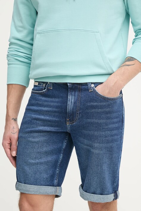 Rifľové krátke nohavice Calvin Klein Jeans pánske, tmavomodrá farba, J30J327184