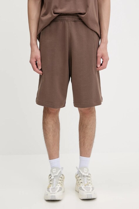 Памучен къс панталон adidas Originals Ess Nc Oc Tee мъжки в кафяво KE6583