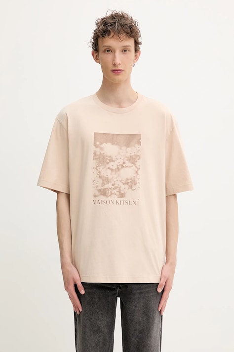 Maison Kitsuné t-shirt bawełniany Daisy Field Oversize męski kolor beżowy z nadrukiem OM00114KJ7016