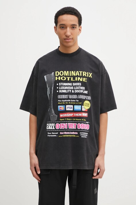 Bavlněné tričko VETEMENTS Dominatrix Hotline Oversized černá barva, s potiskem, UA66TR740B
