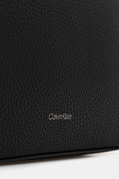 Calvin Klein kosmetyczka skórzana kolor czarny LV04D1031G