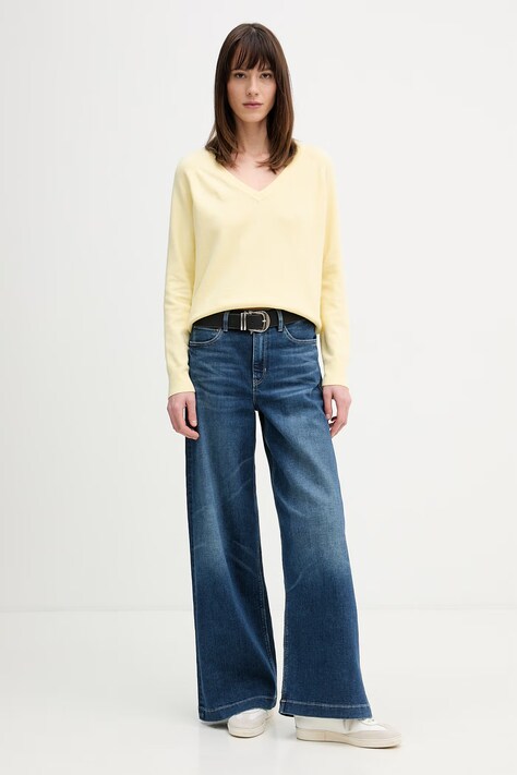 Levi's sweter TARA SUPER SOFT VNECK damski kolor żółty lekki 0046F-0010