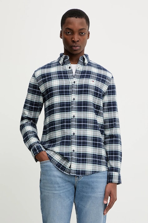 Bavlněná košile Tommy Jeans pánská, tmavomodrá barva, regular, s límečkem button-down, DM0DM22839