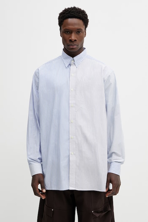 Памучна риза Needles в синьо със свободна кройка с яка с копче SX298