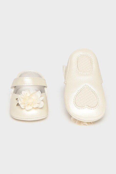 Mayoral Newborn buty niemowlęce kolor beżowy 9091