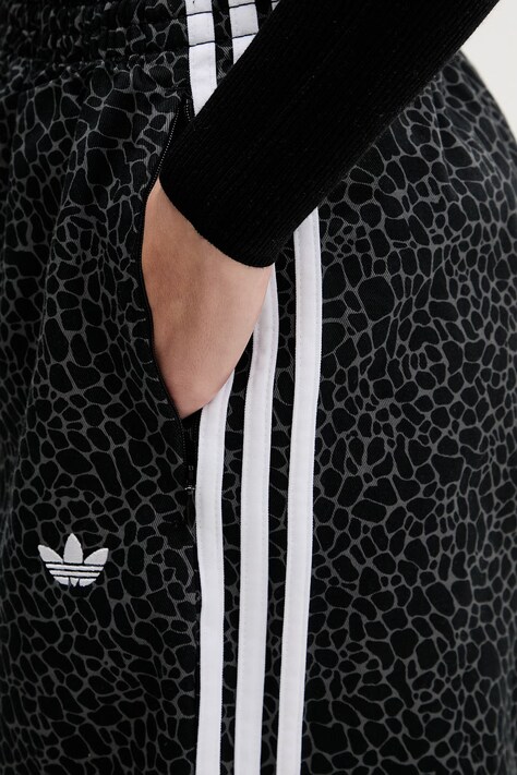 Бавовняні штани adidas Originals — SS26-SJD09U, чорний — фото 4