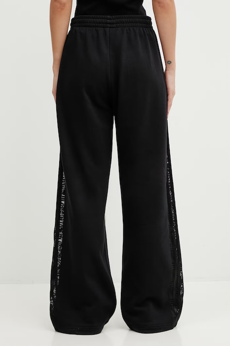 Спортен панталон adidas Originals FIREBIRD LACETP в черно с апликация KD0351