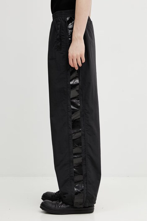VETEMENTS pantaloni de trening Taped culoarea negru, cu imprimeu, ME76GP116BB