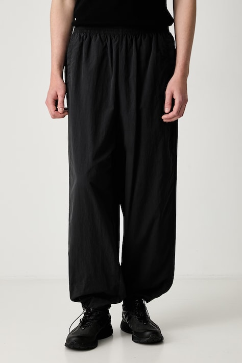 VETEMENTS joggers Taped black color with an application ME76GP116BB