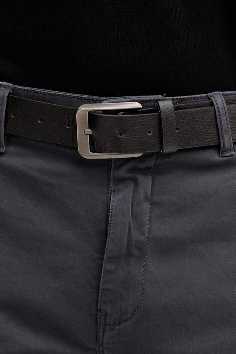 Lindbergh spodnie męskie kolor granatowy w fasonie chinos 30.005444A