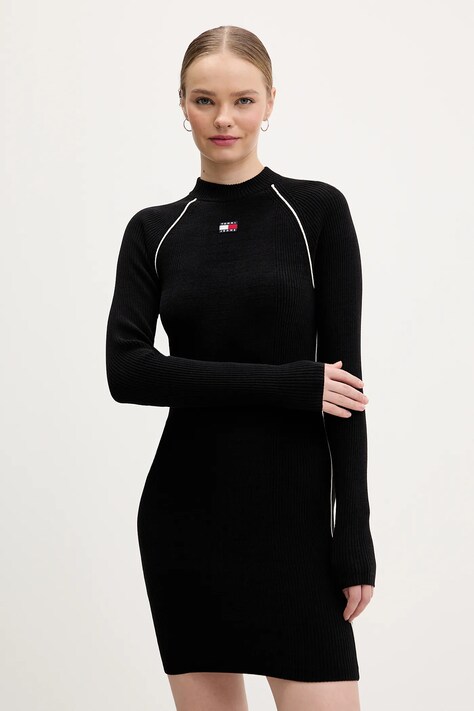 Tommy Jeans sukienka kolor czarny mini dopasowana DW0DW21914