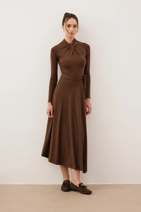 Bizuu sukienka ROTTA kolor brązowy midi rozkloszowana ROTTA BRĄZOWY