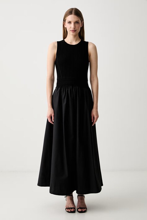 Pedro del Hierro sukienka rozkloszowana z bawełną czarna gładka 6193141