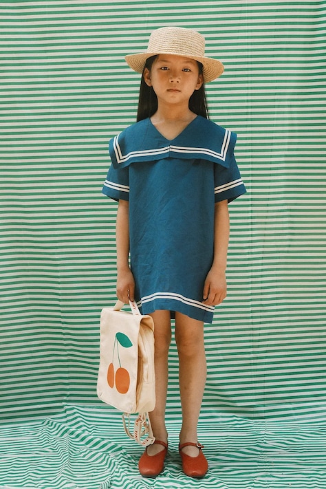 Tinycottons sukienka z dodatkiem lnu dziecięca STRIPES TINY DRESS kolor niebieski mini oversize SS26-222