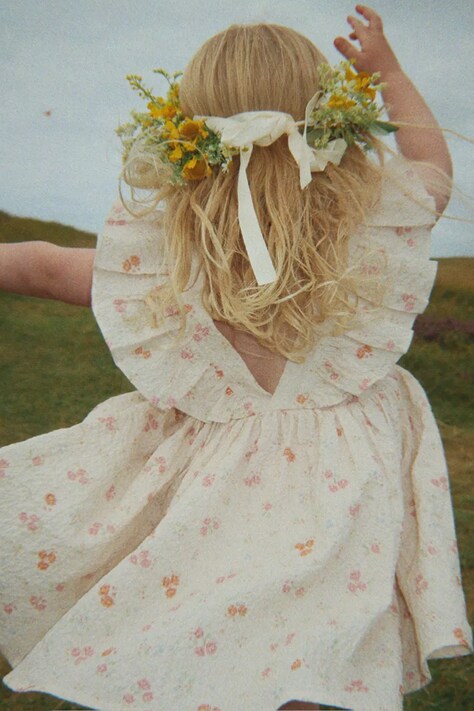 Konges Sløjd sukienka z bawełną ELIN FRILL DRESS GOTS beżowa KS105338