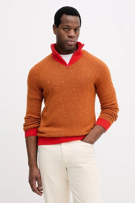 United Colors of Benetton sweter z dodatkiem wełny x Stranger Things męski kolor pomarańczowy z półgolfem 1WPNK2020