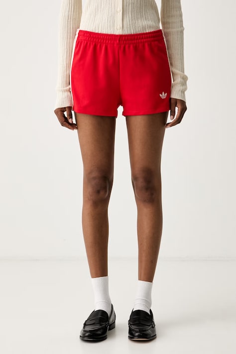 adidas Originals pantaloni scurți de femei roșii regular waist KU9275