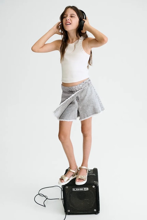 Otroške jeans kratke hlače s krilom Mayoral siva barva, 6903