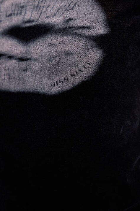 Miss Sixty t-shirt welurowy damski kolor granatowy 6M1SJ34300