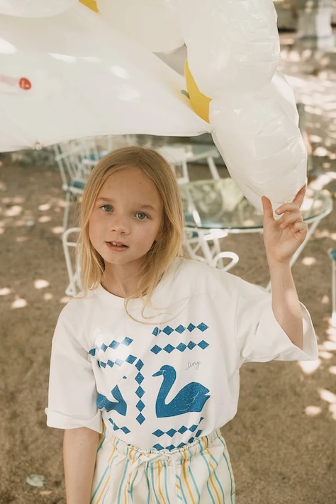 Tinycottons t-shirt bawełniany dziecięcy SWANS DIAMONDS GRAPHIC TEE kolor biały z nadrukiem SS26-059
