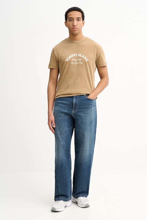 Tommy Jeans tricou din bumbac culoarea maro, cu imprimeu, DM0DM22328