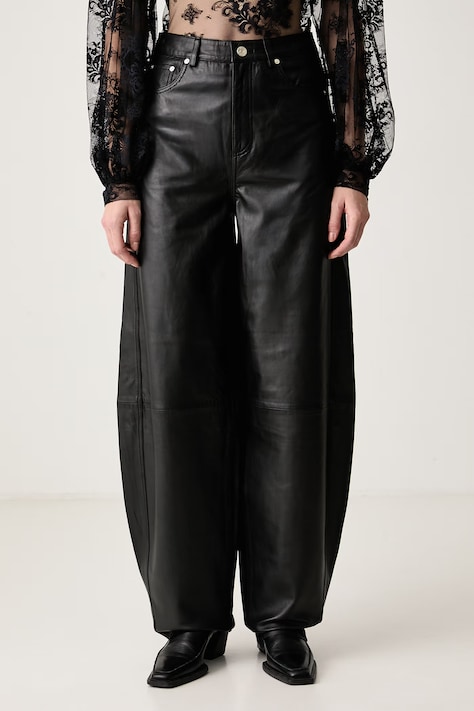 Gestuz Spodnie damskie skórzane czarne high waist 10911606