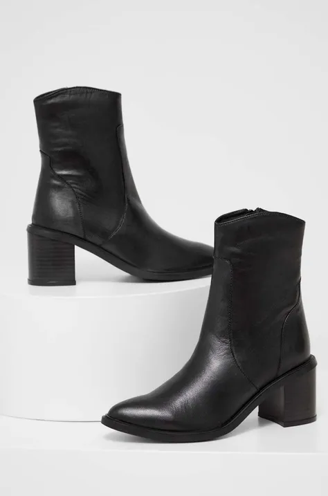Kožené členkové topánky Answear Lab X limitovaná kolekcia NO SHAME dámske, čierna farba, na podpätku