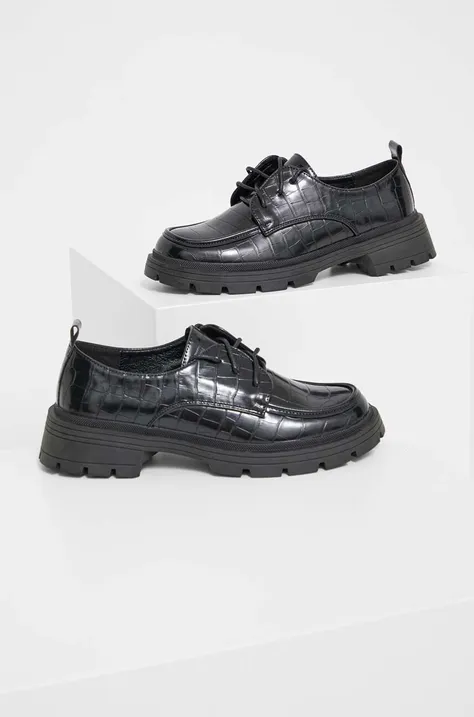 Κλειστά παπούτσια Answear Lab χρώμα: μαύρο