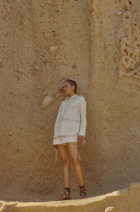 Кожаная рубашка Answear.LAB цвет белый regular классический воротник