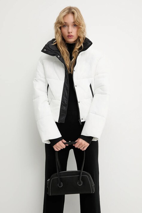 Яке Answear.LAB в бяло зимен модел с уголемена кройка