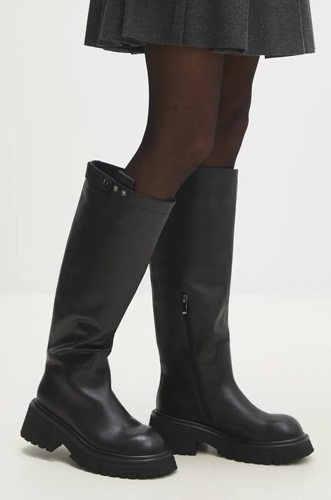 Кожени ботуши Answear Lab в черно с платформа