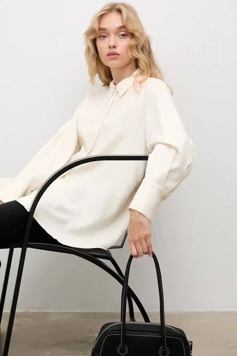 Answear.LAB koszula damska kolor beżowy relaxed z kołnierzykiem klasycznym