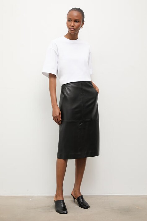 Answear.LAB с цепка кожена черна гладка