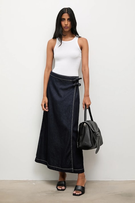 Дънкова пола Answear.LAB в тъмносиньо дълга разкроена