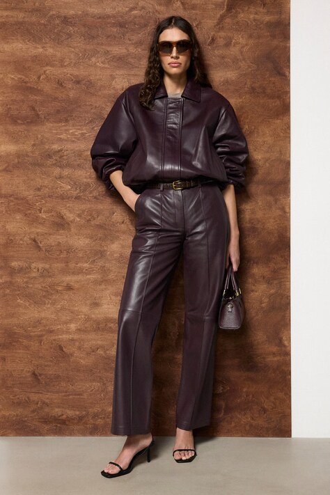 Answear.LAB spodnie skórzane damskie kolor bordowy proste high waist