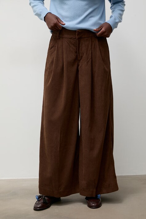 Answear.LAB spodnie damskie sztruksowe brązowe high waist