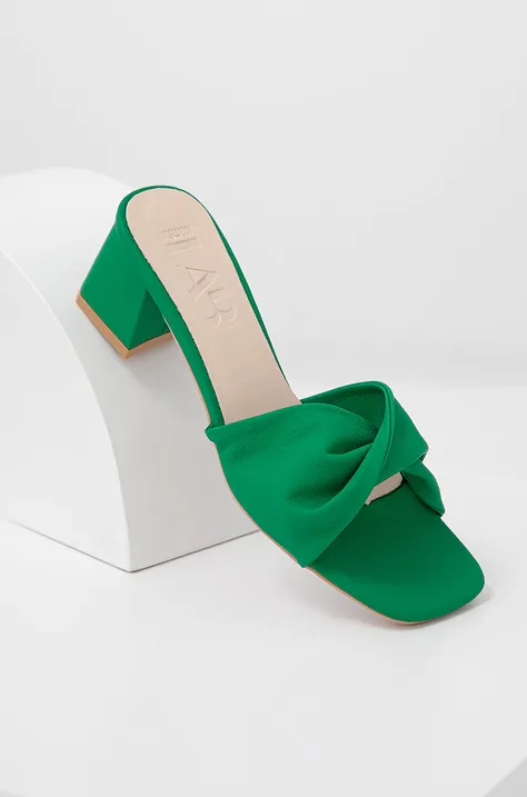 Παντόφλες Answear Lab X limited collection BE SHERO χρώμα: πράσινο