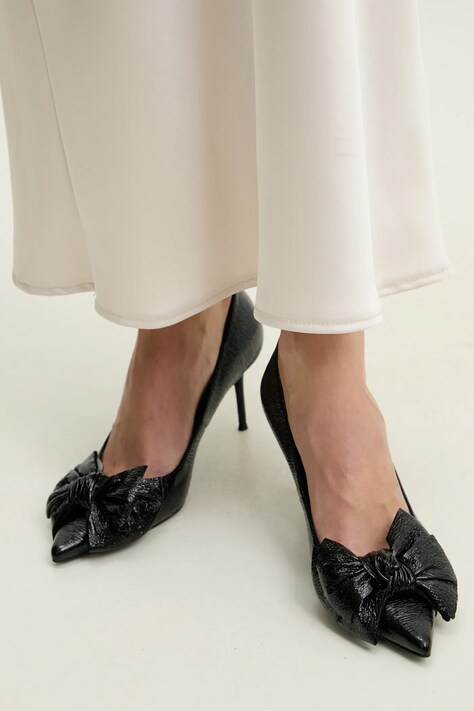 Answear Lab stilettos de piele culoarea negru
