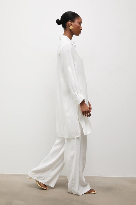 Answear.LAB koszula damska kolor biały relaxed z kołnierzykiem klasycznym