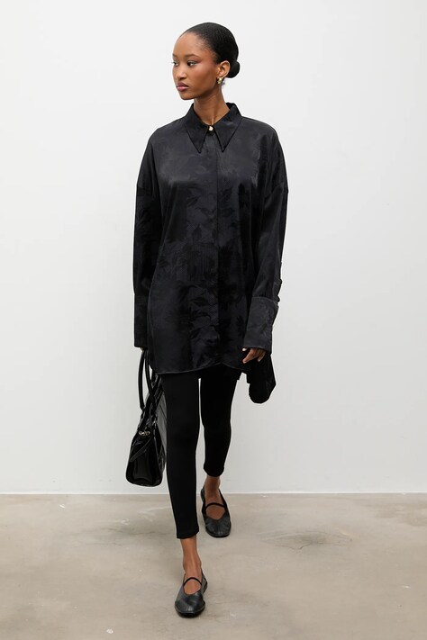 Answear.LAB koszula damska kolor granatowy relaxed z kołnierzykiem klasycznym