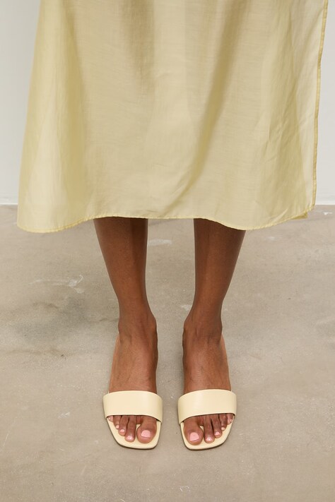 Answear.LAB Джапанки женски кожени бежови