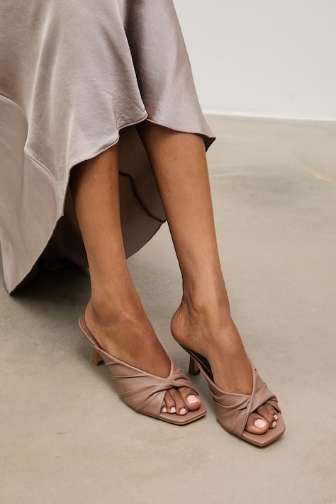 Answear.LAB klapki na szpilce damskie skórzane brązowe