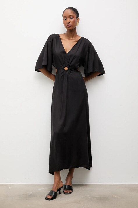 Answear.LAB sukienka wiskozowa kolor czarny maxi rozkloszowana