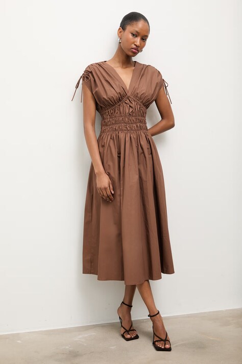 Answear.LAB sukienka bawełniana kolor brązowy midi rozkloszowana