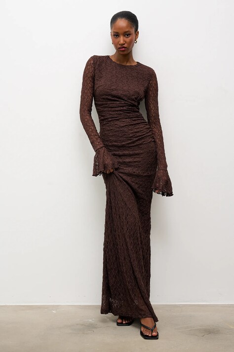 Answear.LAB sukienka kolor brązowy maxi dopasowana