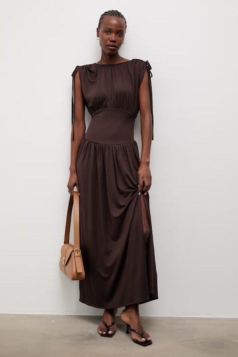 Answear.LAB sukienka z wiskozą brązowa gładka